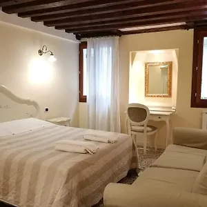 https://ca-venere-apartments-cannaregio.hotelslidodijesolo.com